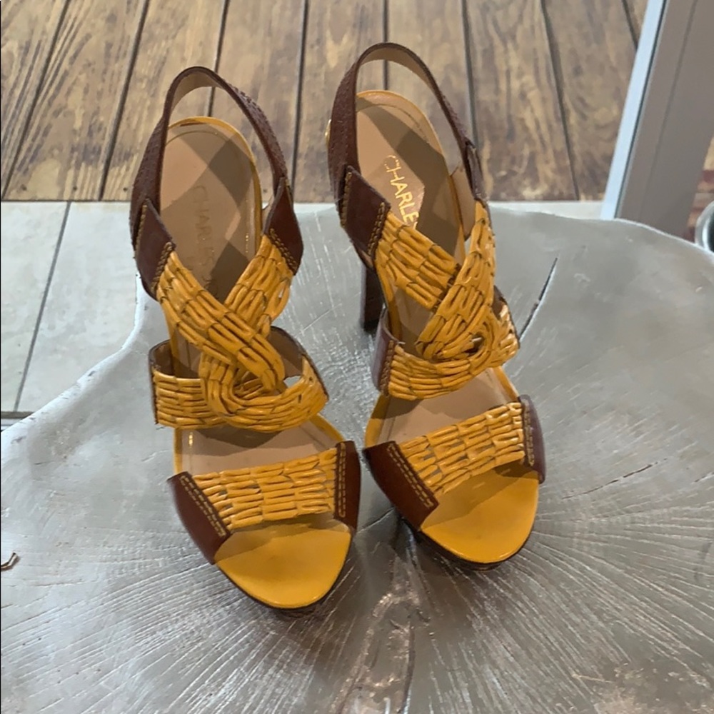 Beautiful yellow and brown heels.